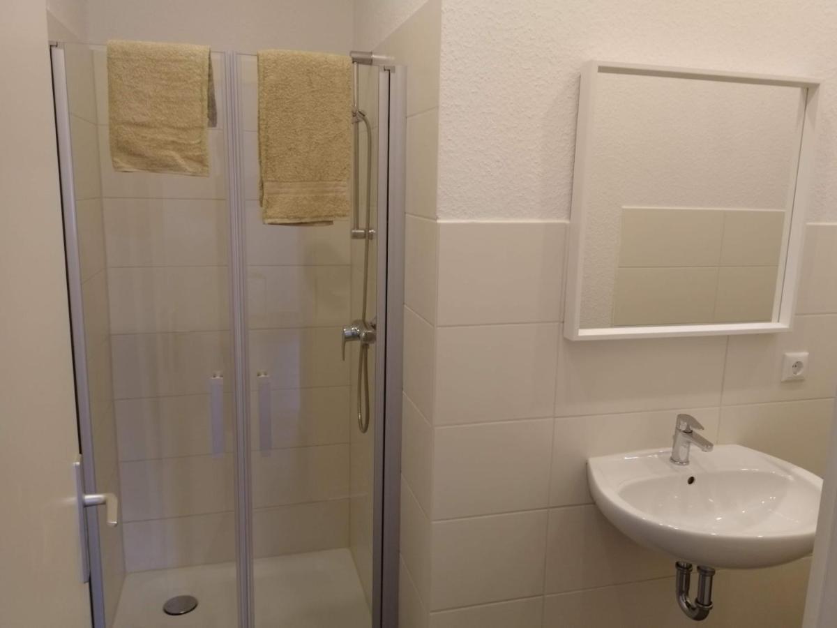 Möbliertes Zimmer mit eigenem Bad Uelzen Exterior foto
