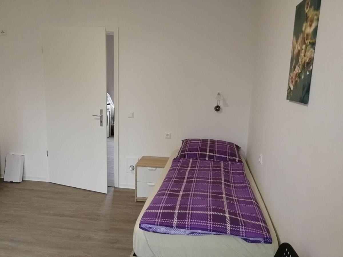 Möbliertes Zimmer mit eigenem Bad Uelzen Exterior foto