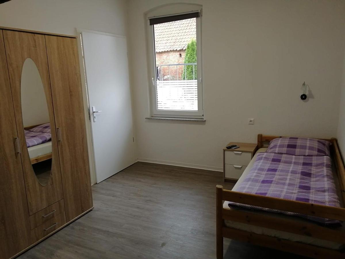 Möbliertes Zimmer mit eigenem Bad Uelzen Exterior foto